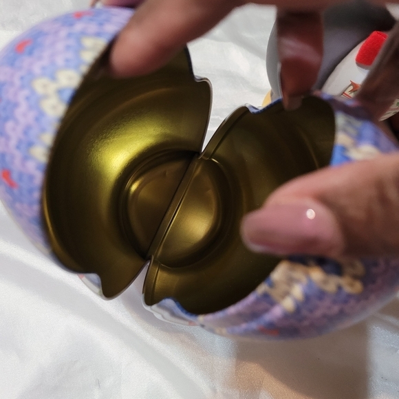 Holiday Fillable Tins Set of 5 - Picture 8 of 13